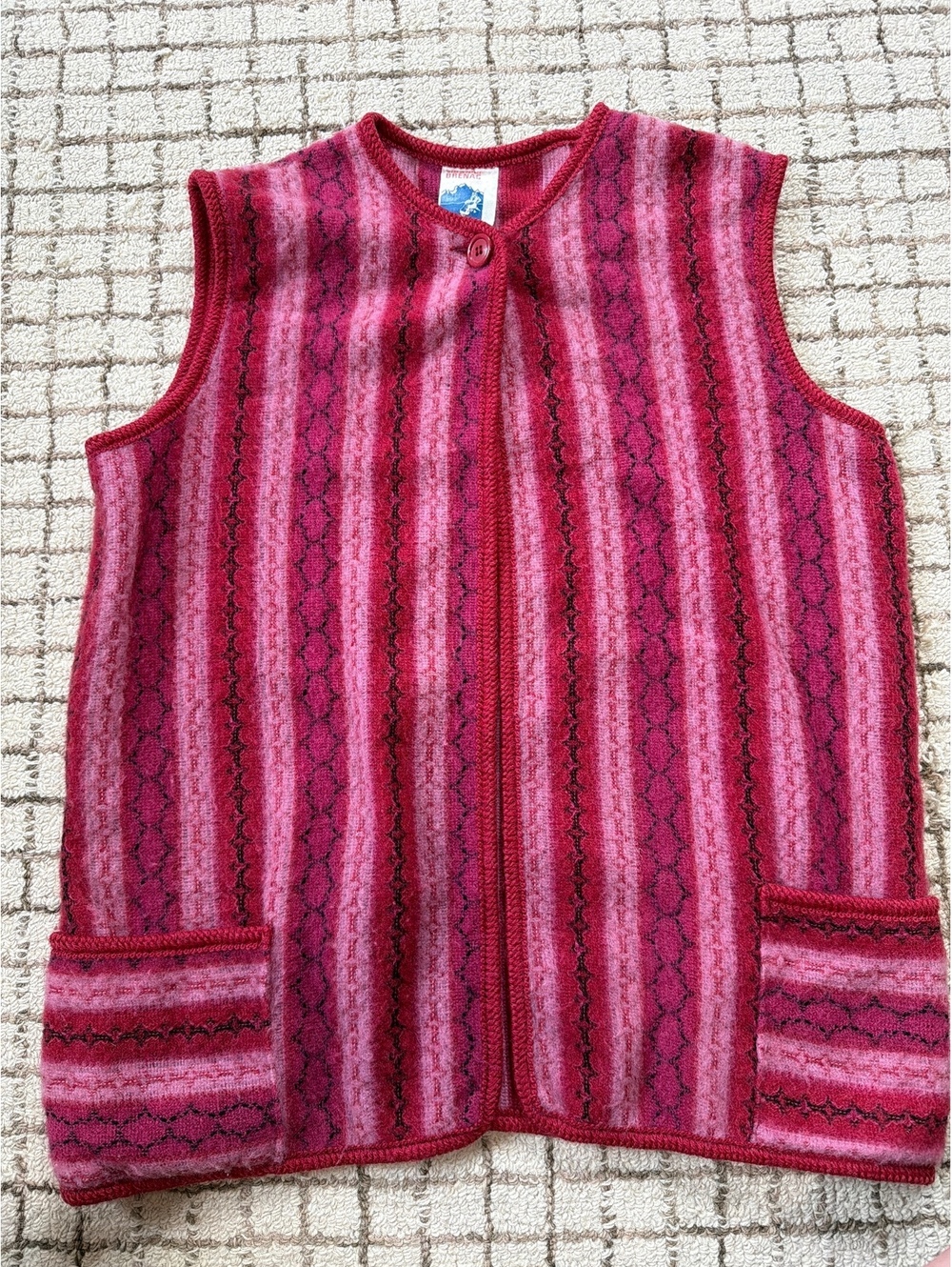 Vintage Womens Brenac Wool Retro Red Pink Sweater Vest cabincore outdoor granola